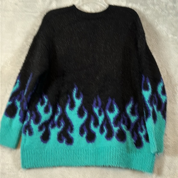 Adika Slow Burn Flames Fuzzy Soft oversized sweater OS - Picture 4 of 7